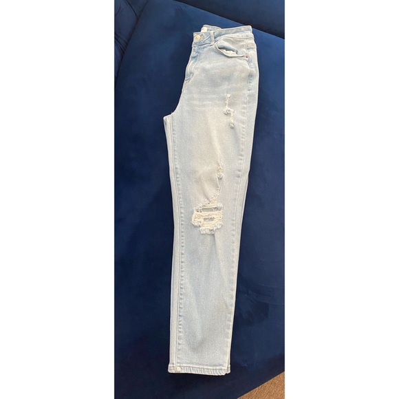 💎Ripped High Waisted Mom Jeans🌹 - Picture 8 of 9